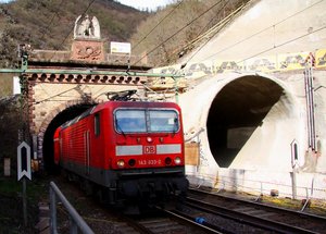 143-833-verlaesst-kaiser-wilhelm-tunnel-bei-392943.jpg