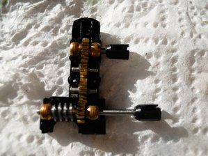 Столб с шестернями