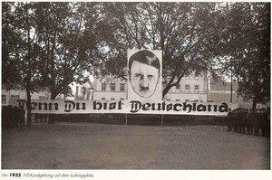 denn-du-bist-deutschland-hitler2.jpg