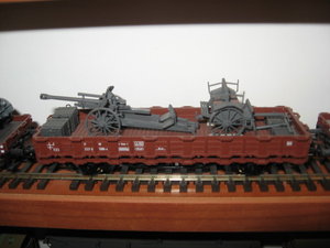 Полевая гаубица FH18 с лафетом.