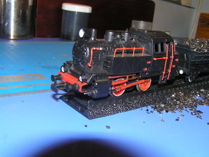 Сделал фонарь и фары, все горит и светится. Осталось остеклить и наклеить декали.