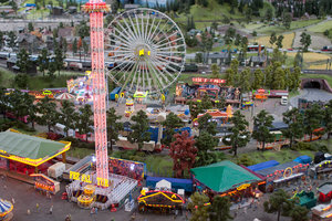 Это Гамбургер Дом -  ежегодная летняя ярмарка.  Последнее время, скорее парк аттракционов, но тоже весело.