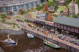 один из многочисленных праздников и музыкальных фестивалей в Гамбурге. Будем считать, что празднование Дня рождения порта, которому без малого 830 лет