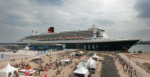 Заход Куин Мери 2 -  всегда праздник для жителей города