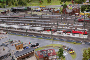 за вокзалом -  депо с поворотным кругом