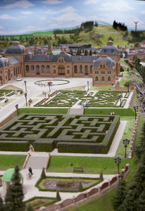 замок и парк, на этот раз без пожара