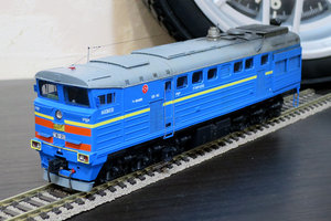 2ТЭ10У-28.JPG