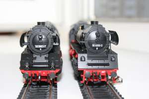 Вид спереди на 50.35 (слева) и 50.40