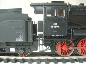 Трубопроводы исполнены очень тонко.