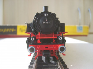 Вид спереди (один поручень со стороны помощника отсутствует).