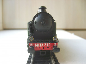 Вид спереди (мелкие детали на буферном брусе не установлены).