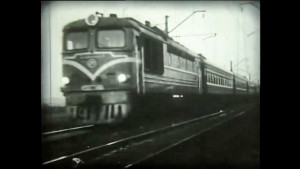 ТЭ10 &quot;Харьков&quot; под пассажирским поездом.