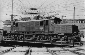 Е94 001, после приемки 25 апреля 1940 года, был приписан к депо Инсбрука, которое принадлежало Рейхсбану в то время. После войны локомотив остался в Австрии и была зарегистрирован как 1020.18