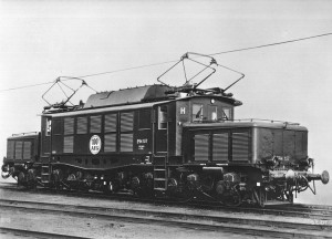 Юбилейный сотый E 94 производства AEG в Хеннигсдорфе стал небольшим праздником для завода. Е 94 157, был изготовлен в 1944 году под серийным номером 5864