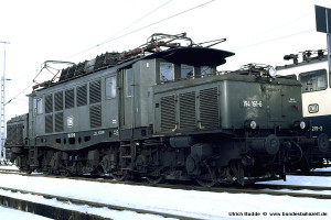 В конце 50-х годов все Е 94 Бундесбана, получили удлиненные козырьки над кабинами, улучшавшими обзор за счет исключения ослепления солнцем. По этим козырькам, как и по черному цвету ходовой, их всегда легко можно было отличить от электровозов Е 94 железных дорог ГДР (DR). <br />С 1960 года, третий фонарь над ветровыми стёклами стали перемещать на капот<br />1 января 1968 года обозначение серии E94 было изменено на 194, а к серийному номеру был добавлен контрольный номер. Например, E 94 279 превратился в 194 279-6.<br />С 1970 года, благодаря более совершенным двигателям максимальная скорость локомотивов 194 262-285 могла быть увеличена до 100 км/ч. После этого они получили собственную подсерию 194,5 и новую нумерацию - 194 562-585. Локомотивы 194 141 и 194 142 также имели это оборудование и отныне классифицировались как 194 541 и 194 542