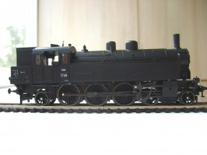 Правая сторона локомотива.