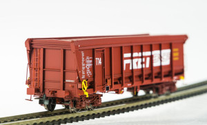 Вироблений на базі стандартного відкритого вагона.