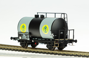 Exact Train 20627 OBB Kesselwagen Uedinger 30m3(3).jpg