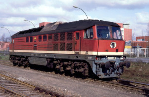 DR 130 007-8(1982).jpg (123.07 Кіб) Переглянуто 4772 разів 007-й з додатковими саморобними поручнями по краях.
