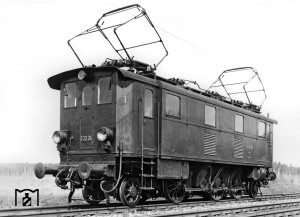 Впереди бегунковая и первая ведущая пара вместе образовывали тележку Краусса-Гельмгольца; вторая и третья ведущая пара были прочно закреплены в раме (вторая ведущая пара с &quot;ослабленными&quot; гребнями колёс); для задней бегунковой пары предусматривалось более простое по конструкции оформление - тележка Bissel