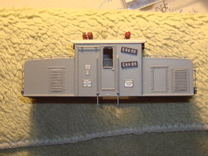 деколи будут как на этом локе, на приклеенных табличках