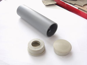 Обрезанная труба для колтла и обточенные заглушки