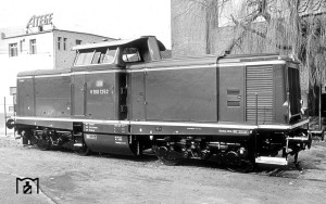 Локомотивы семейства В-100 имеют две тележки, каждая с двумя ведущими колёсными парами. Тележки имеют сварную Н-образную раму с двумя продольными и двумя поперечными балками. На тележки опирается рама локомотива, которая также изготовлена ​​из стальных прокатных профилей и листов в виде сварной конструкции. <br />Кузов локомотива состоит из кабины машиниста, расположенной примерно посередине и двух капотов разной длины. Главный дизель и вспомогательный дизель (для зарядки аккумуляторной батареи и питания при остановке основного дизеля), а также система охлаждения расположены под более длинным, а отопительный котёл, компрессор, аккумуляторы и стартер, располагались внутри более короткого