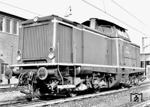 V 100 с серийным номером, начинающимся на цифру &quot;2&quot;, а позже серию 212, отличали вертикальные жалюзи (но, начиная от серийного номера 2022, или 022 соответственно)